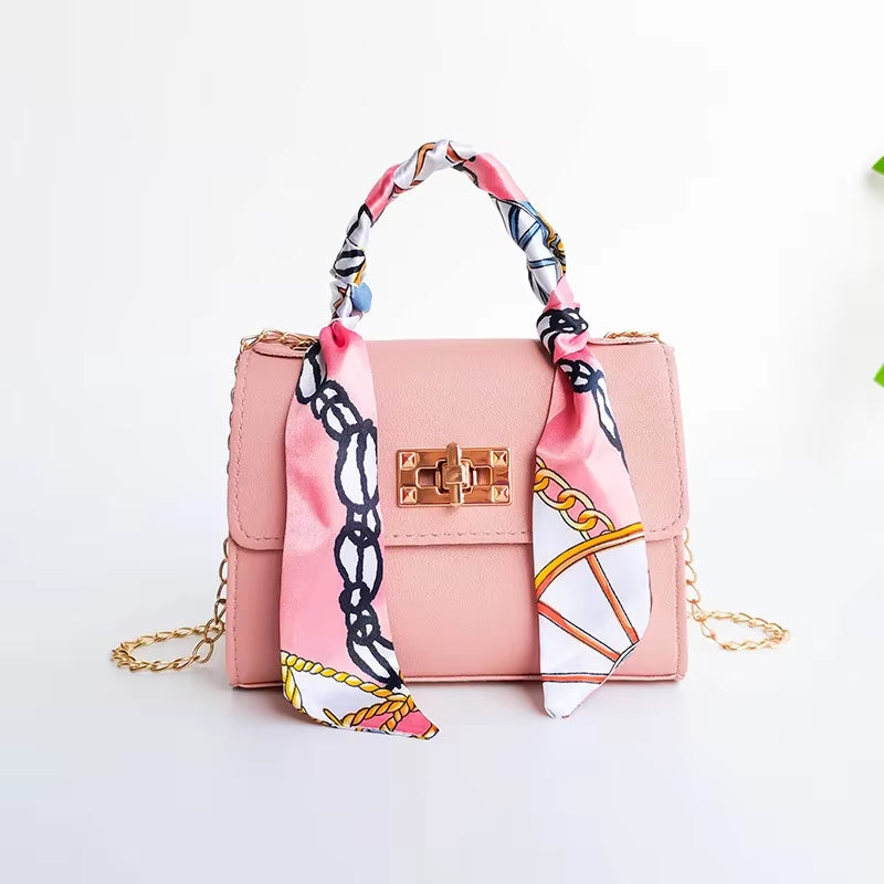 2023 New Fashion Niche Square Patterned Embossed Scarf Decoration V-Pattern Tassel Lock Chain Single Shoulder Small Square Bag