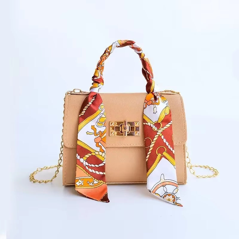 2023 New Fashion Niche Square Patterned Embossed Scarf Decoration V-Pattern Tassel Lock Chain Single Shoulder Small Square Bag