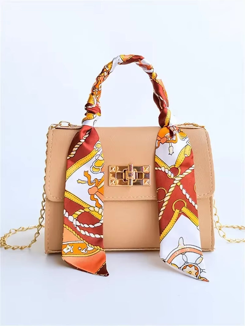 2023 New Fashion Niche Square Patterned Embossed Scarf Decoration V-Pattern Tassel Lock Chain Single Shoulder Small Square Bag