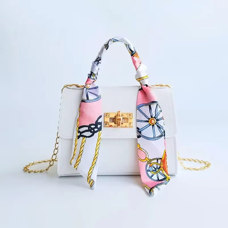 2023 New Fashion Niche Square Patterned Embossed Scarf Decoration V-Pattern Tassel Lock Chain Single Shoulder Small Square Bag