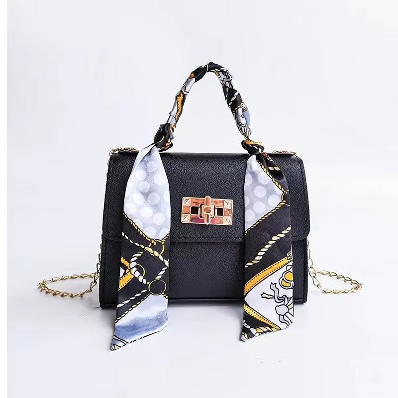 2023 New Fashion Niche Square Patterned Embossed Scarf Decoration V-Pattern Tassel Lock Chain Single Shoulder Small Square Bag