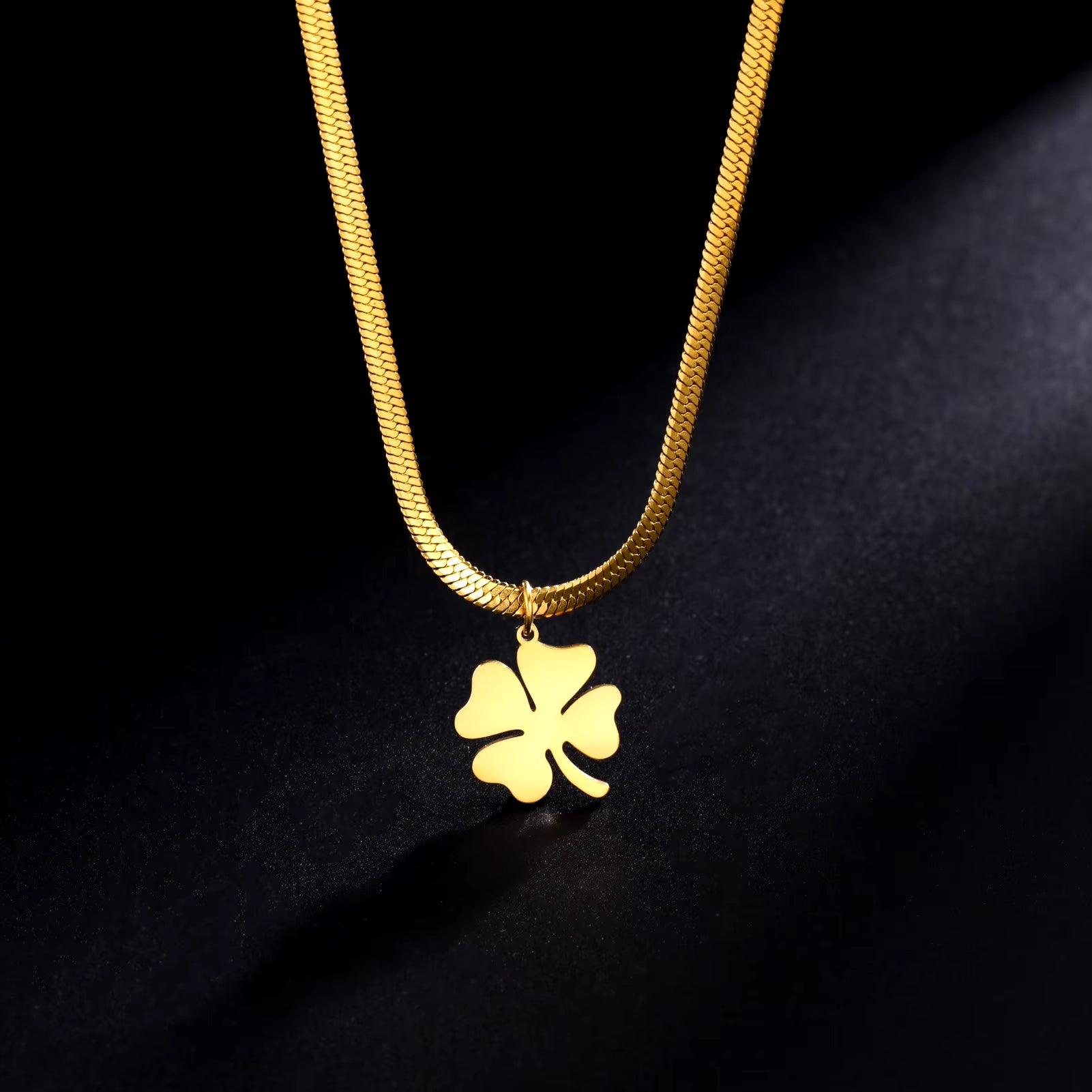 Classic Clover Pendants Necklace for Women Fashion Gold Color Snake Chain Stainless Steel Necklaces Jewelry Christmas Gift