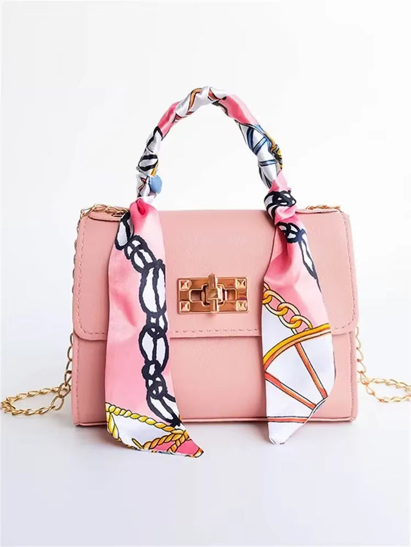 2023 New Fashion Niche Square Patterned Embossed Scarf Decoration V-Pattern Tassel Lock Chain Single Shoulder Small Square Bag