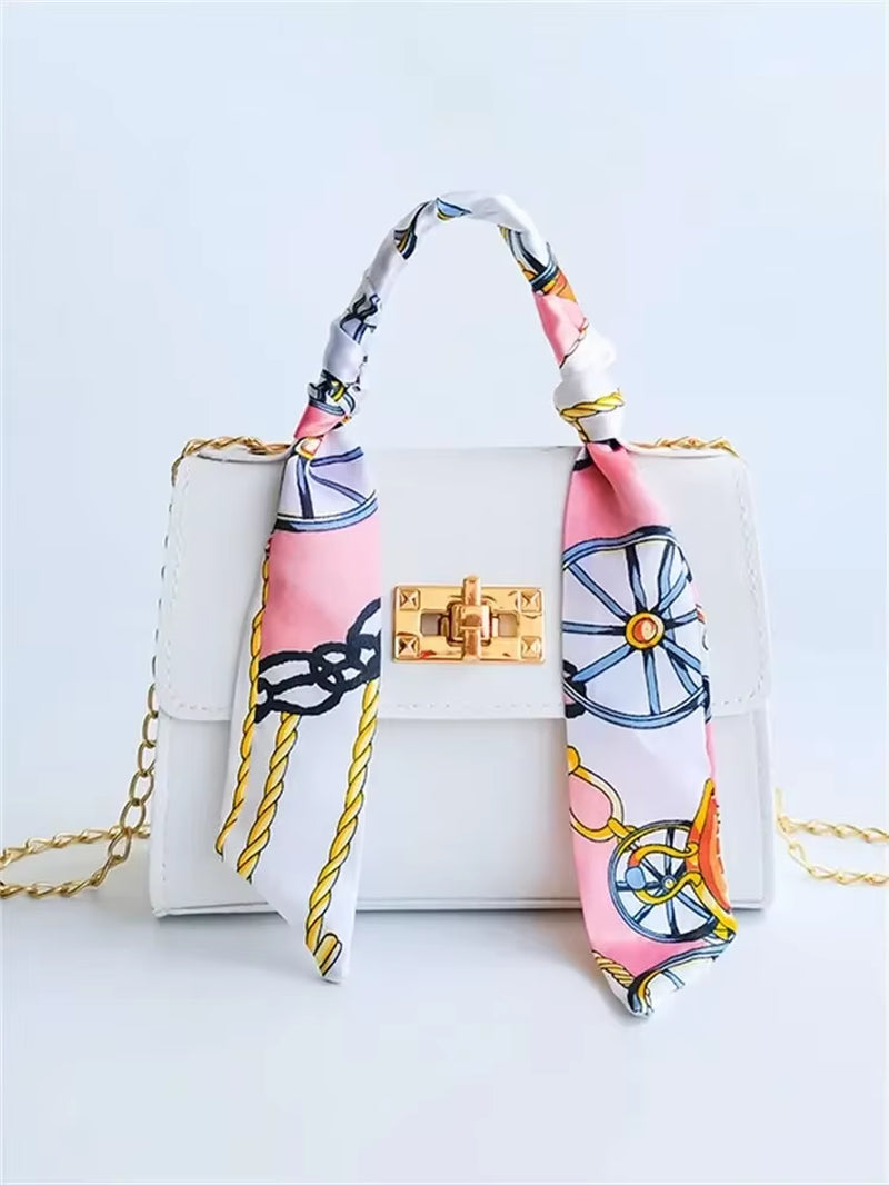 2023 New Fashion Niche Square Patterned Embossed Scarf Decoration V-Pattern Tassel Lock Chain Single Shoulder Small Square Bag